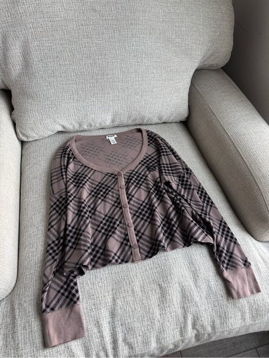 PINK Victoria's Secret Tops - PINK Victoria's Secret Mauve Plaid Button-Front Crop Cardigan